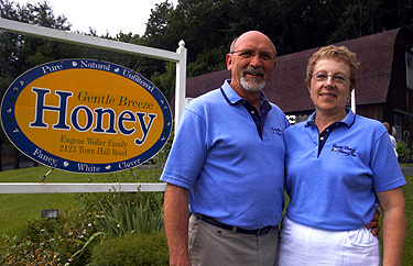 Gene and Donna Woller | Gentle Breeze Honey
